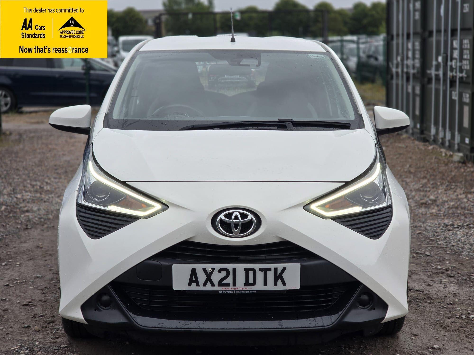 1.0 VVT-i x-play Hatchback 5dr Petrol x-shift Euro 6 (Safety Sense) (71 ps)